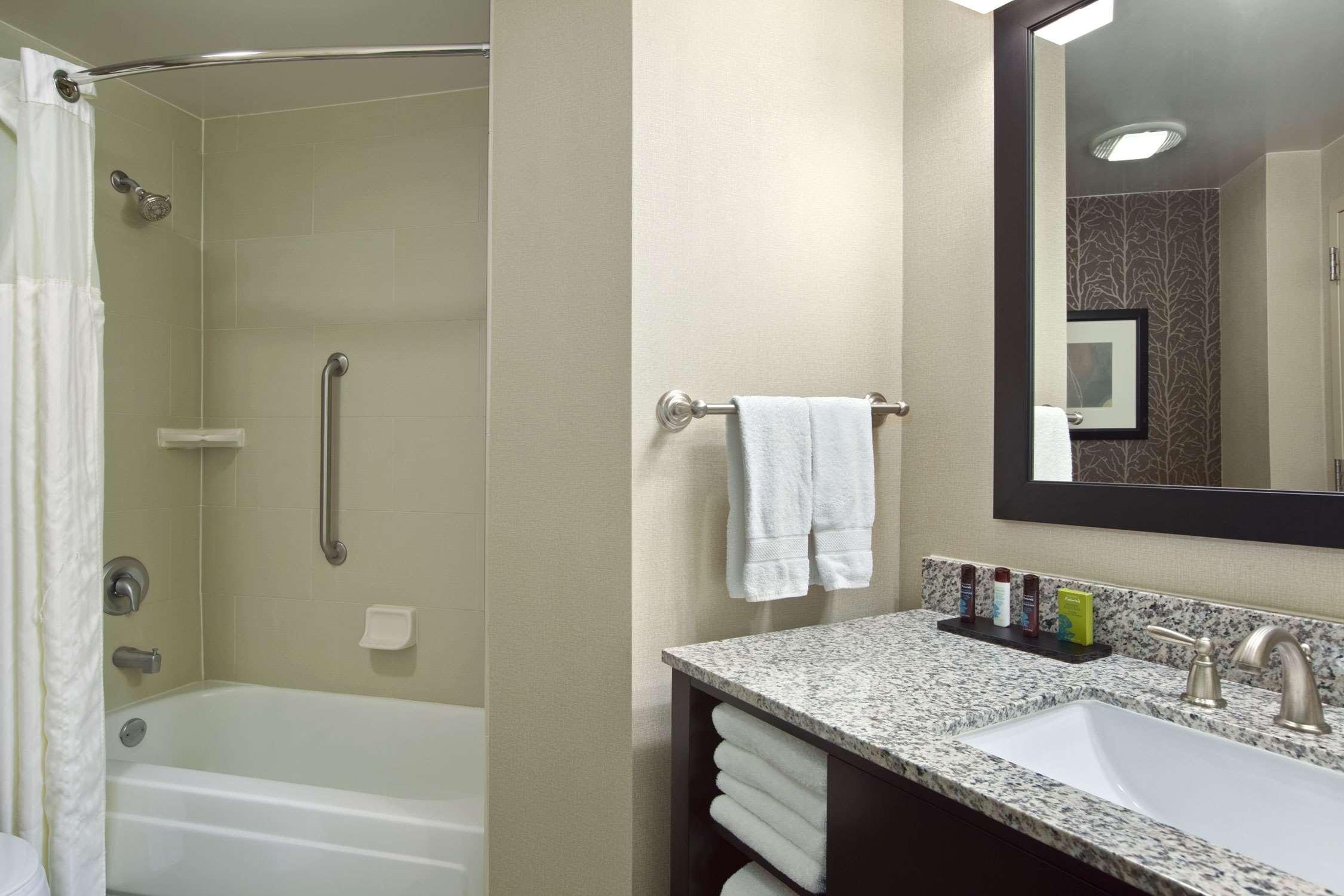 Embassy Suites By Hilton St Louis Airport Bridgeton Quarto foto